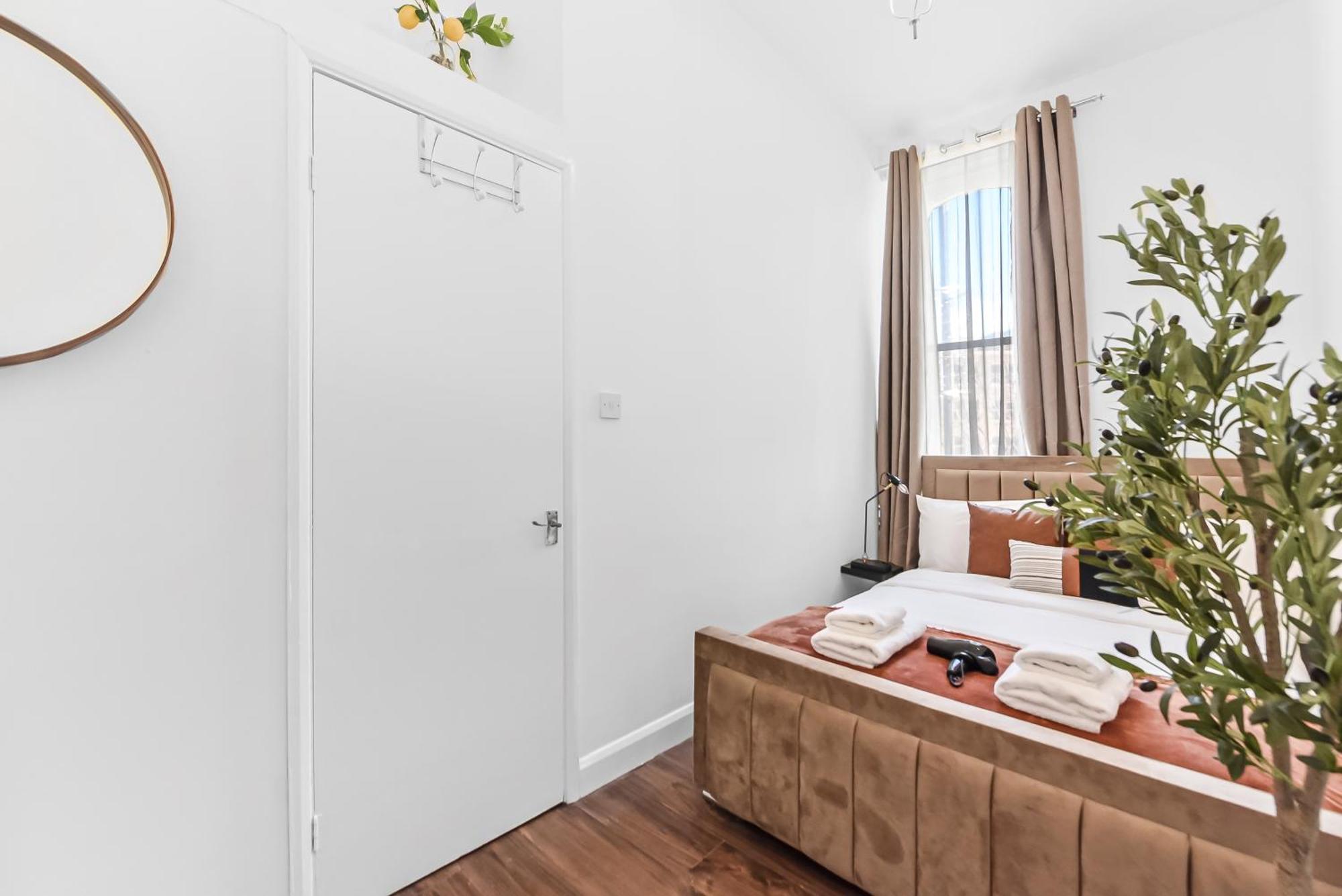 Prime Location In Camden 4 Mins To Kings Cross, 1 Mins To Euston * Londra