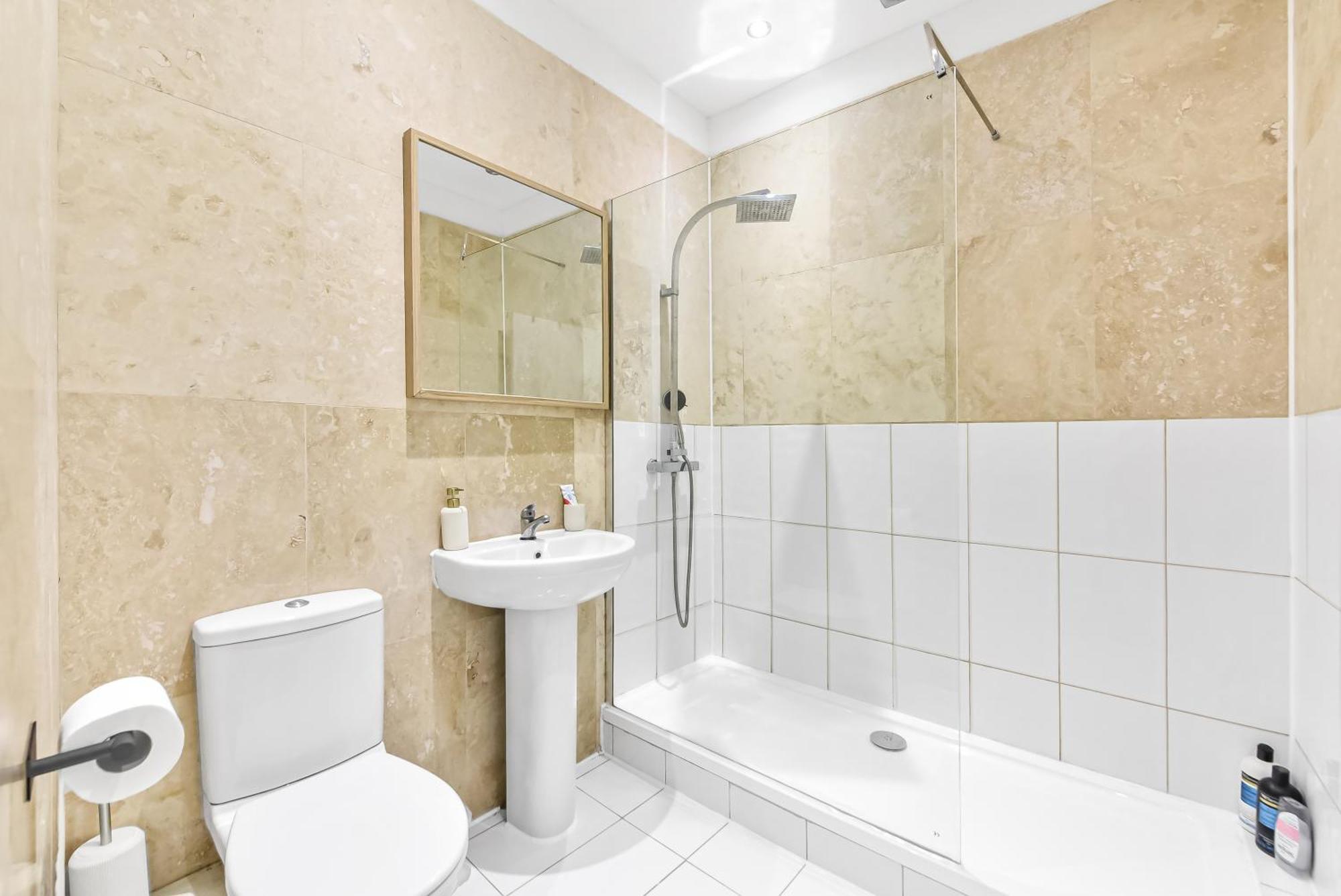 Prime Location In Camden 4 Mins To Kings Cross, 1 Mins To Euston